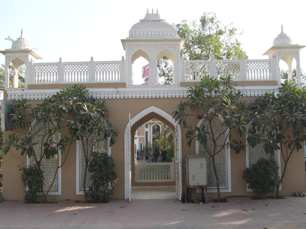 Hotel Dev Villas