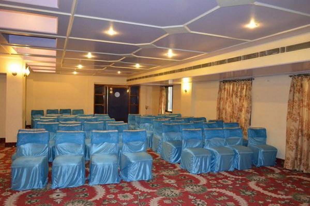Maharani Plaza 3*