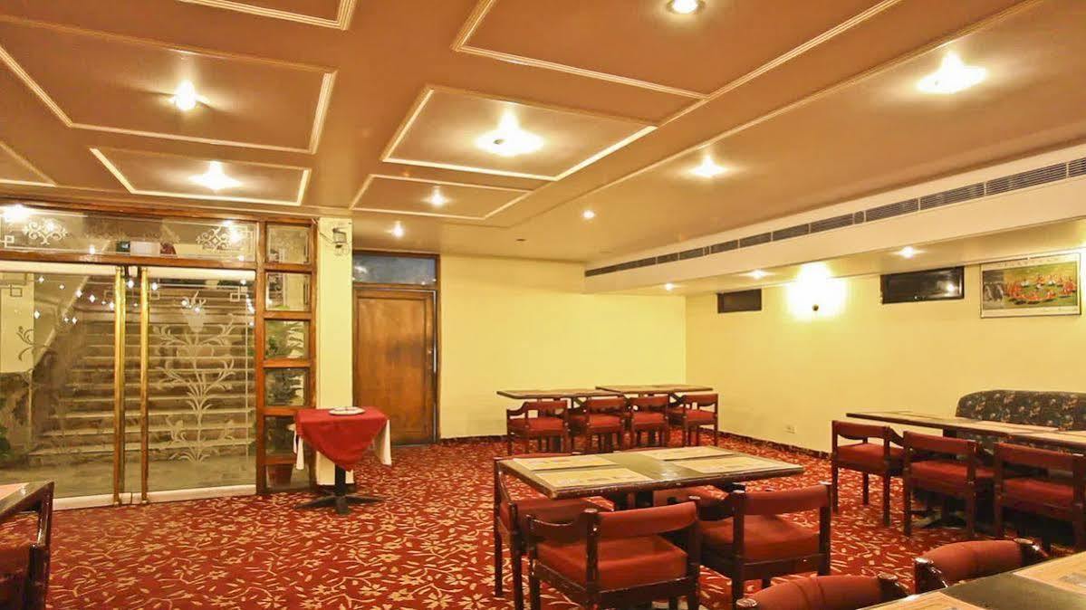 Hotel Maharani Plaza 3*