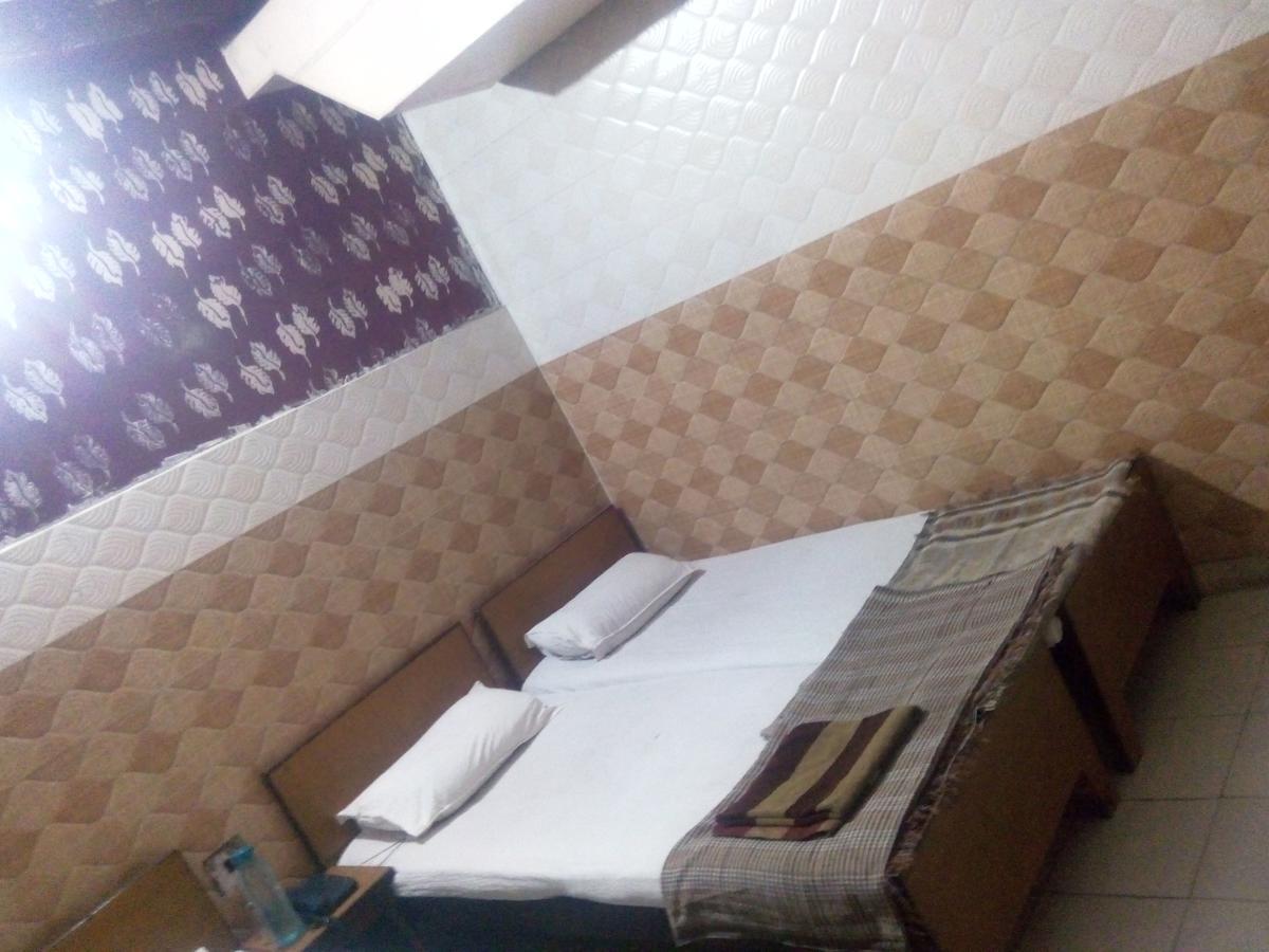 Bharat Palace *