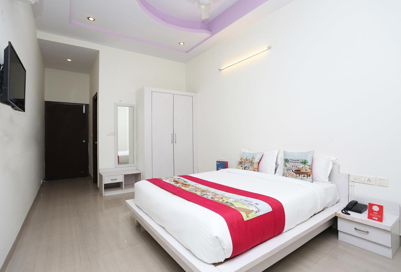 Hotel Oyo 9955 Swaruchi Palace 3*