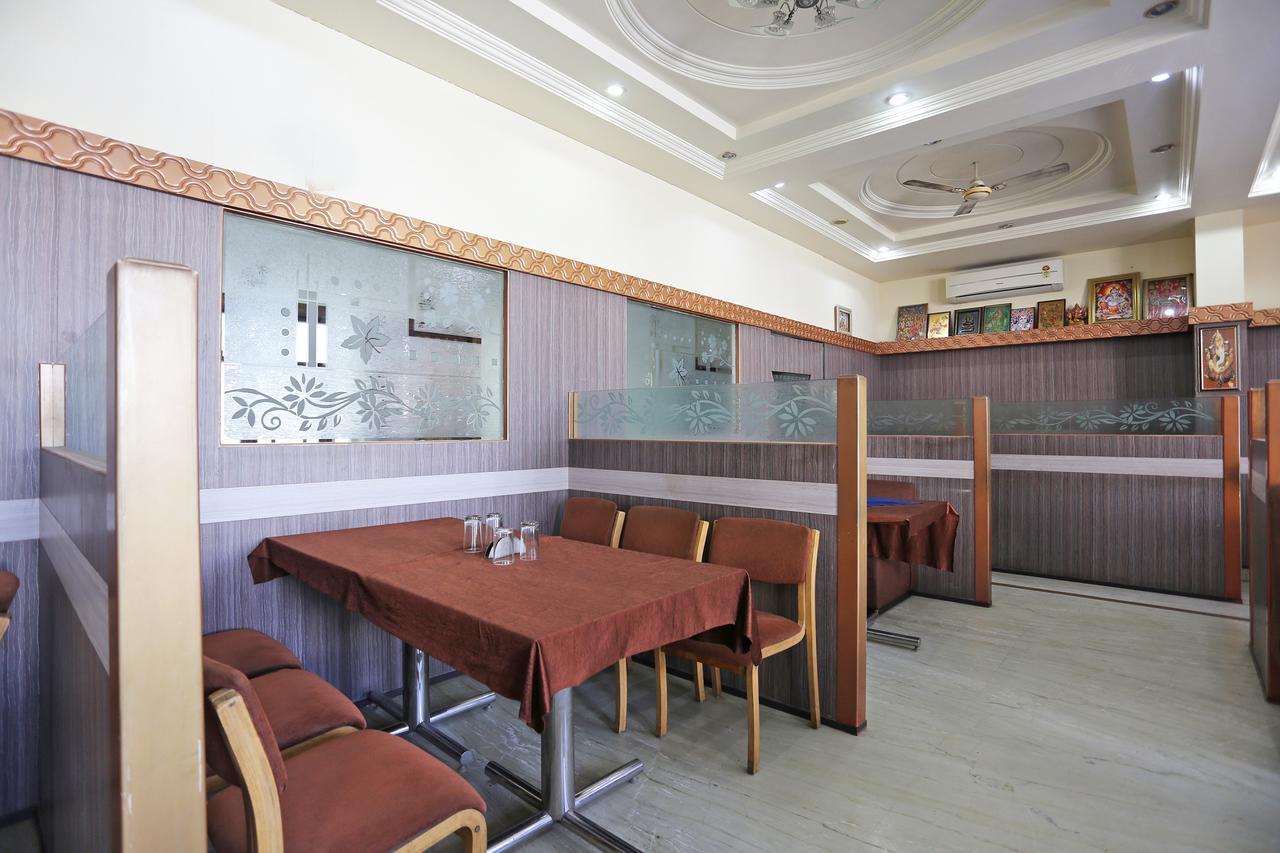 Oyo 9955 Swaruchi Palace Hotel 3*