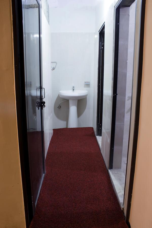 Nanus Hostel *