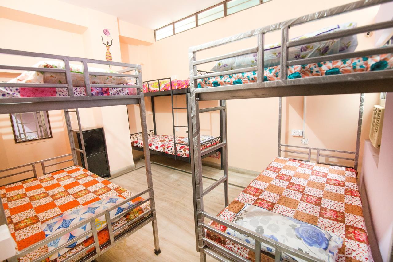 Nanus Hostel *
