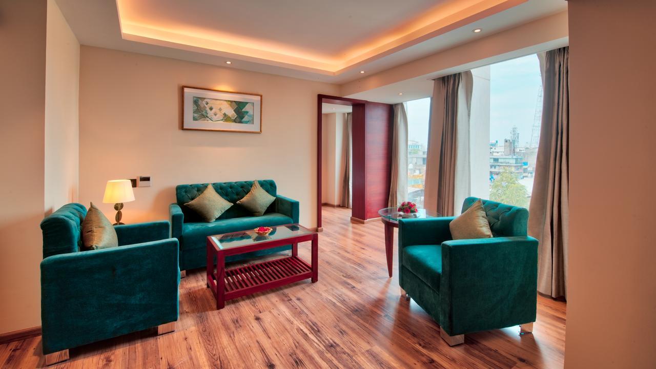 Golden Tulip Essential