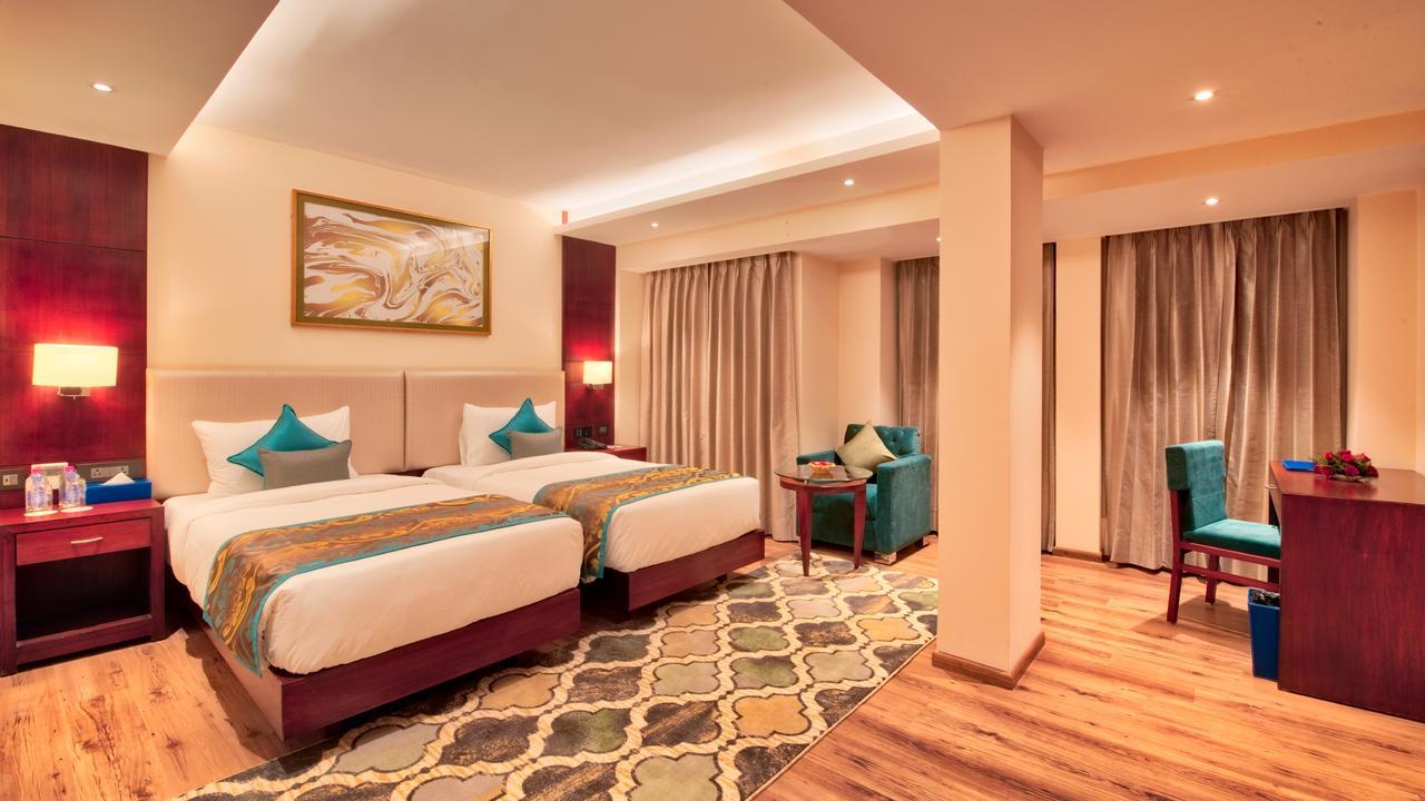 Hotel Golden Tulip Essential 4*