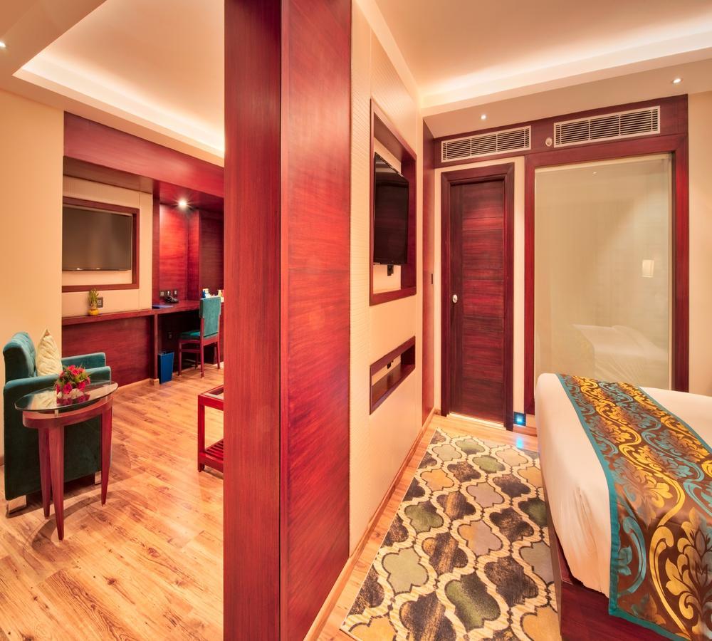 Hotel Golden Tulip Essential Jaipur