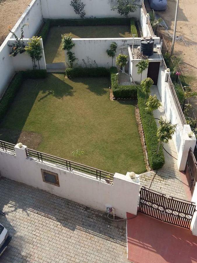 Abhishek Hotel 2*