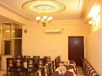 Oyo Kabir Marg Collectorate Circle Jaipur