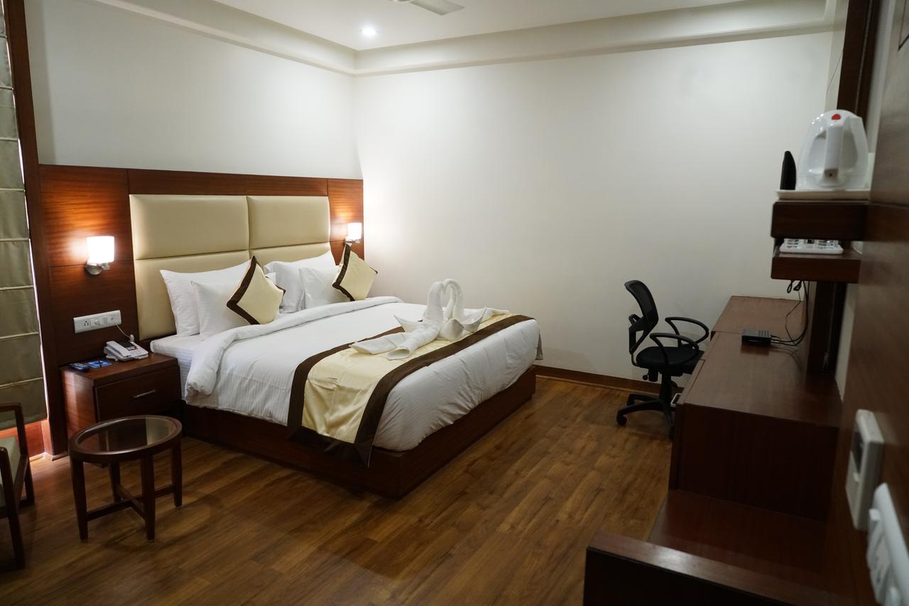 Central, 4*