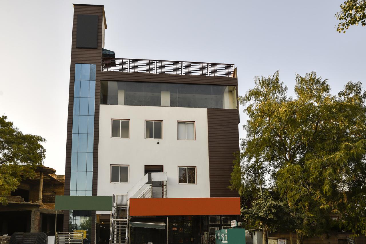 Rang Mahal Near International Airport 3* Jaipur