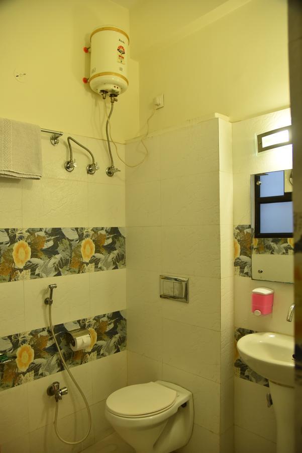 Hotel Shiv - Bus Stand 3*