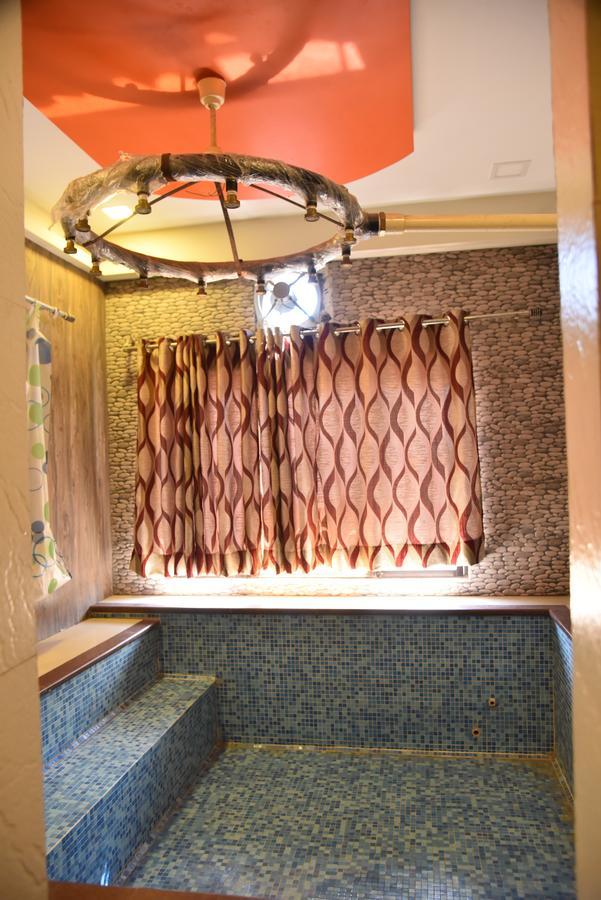 Hotel Shiv - Bus Stand 3*