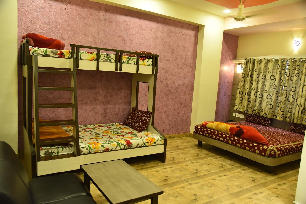 Hotel Shiv - Bus Stand 3*