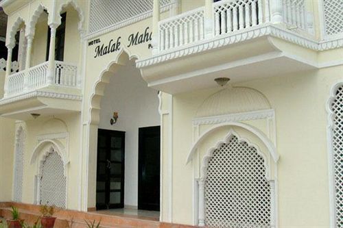 Hotel Malak Mahal Palace 3*