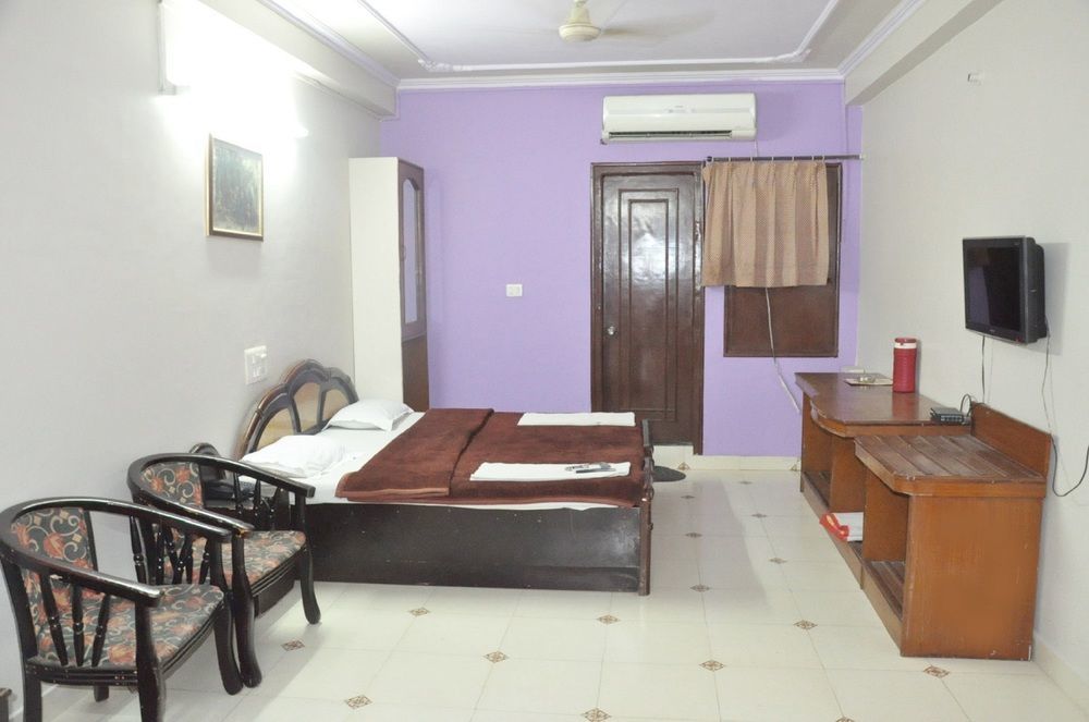 Hotel Classic Near Railway Station 3*