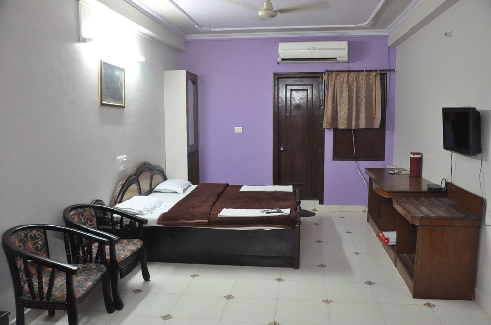 Hotel Classic Near Railway Station 3*