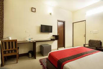Oyo Premium Gopalpura Bypass 3* Jaipur