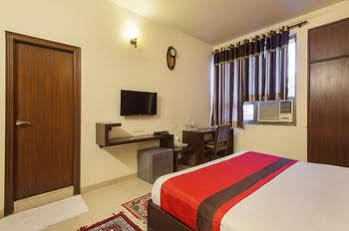 Oyo Premium Gopalpura Bypass 3* Jaipur
