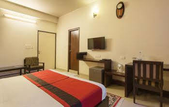 Hotel Oyo Premium Gopalpura Bypass 3*