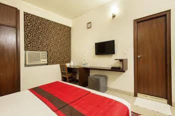 Hotel Oyo Premium Gopalpura Bypass 3*