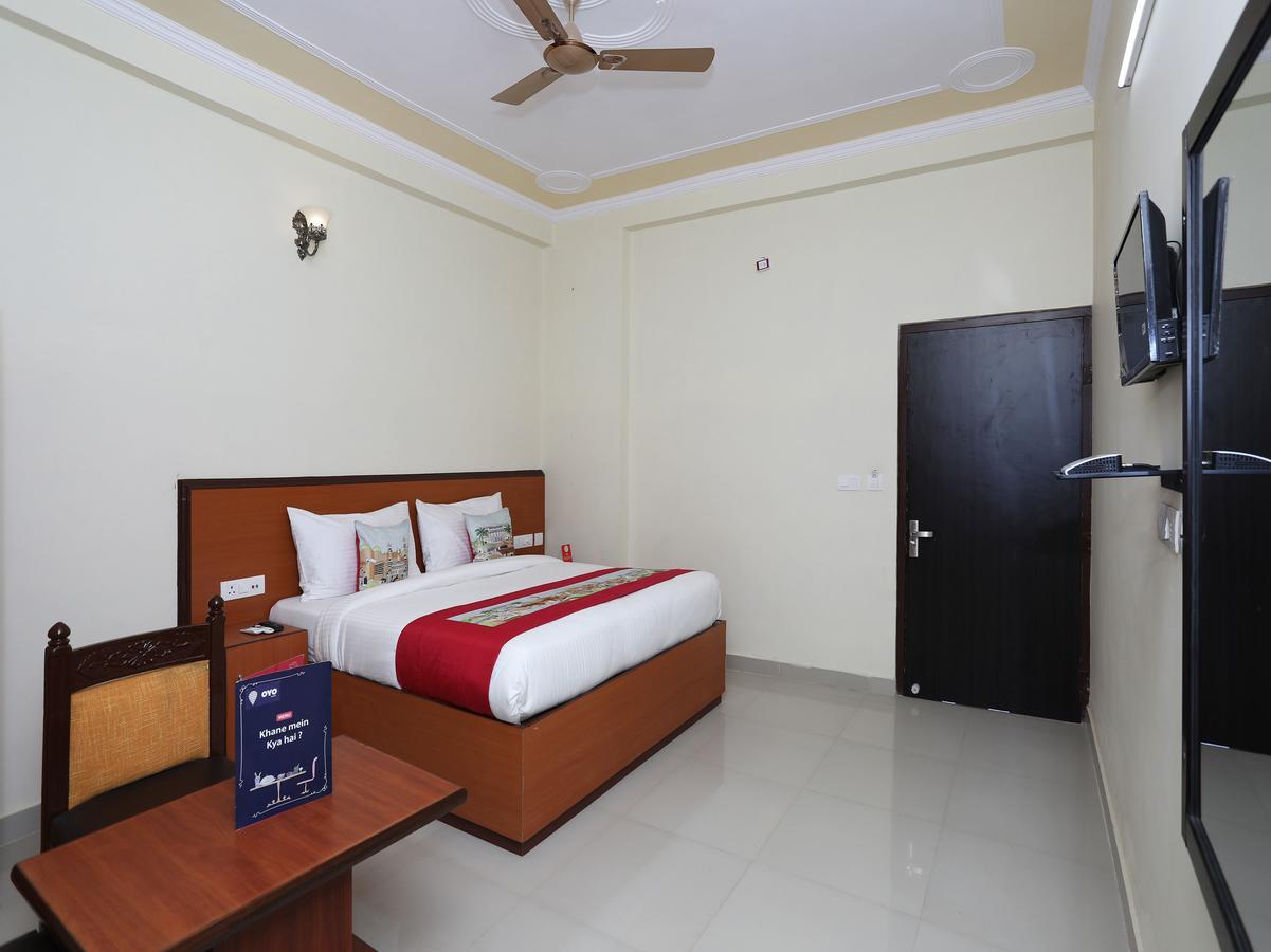 Hotel Oyo 9973 Green Valley 2*