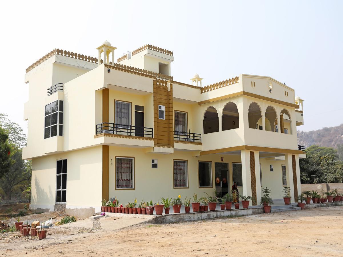 Hotel Oyo 9973 Green Valley 2*