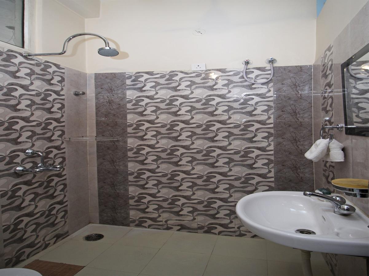 Hotel Oyo 9231 Jinesh 2*