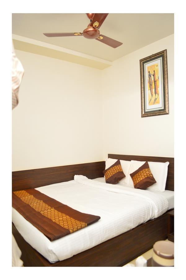 Abhinandan Hotel 3*