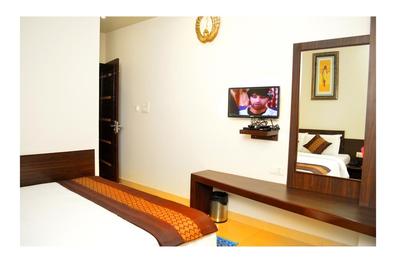 Abhinandan Hotel