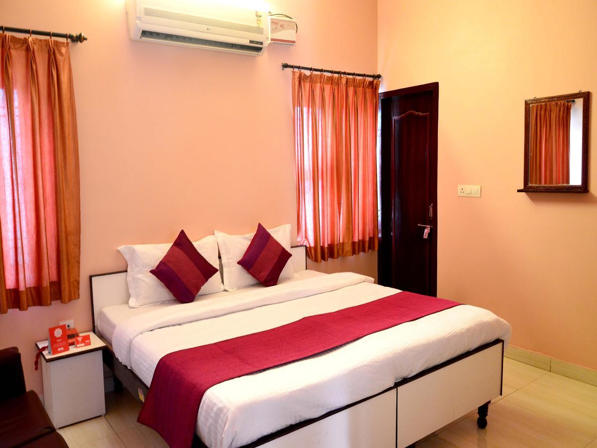 Oyo 6179 Hotel Aarjee Crescent Hotel 2*