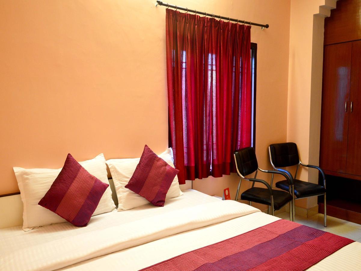 Oyo 6179 Hotel Aarjee Crescent Hotel 2*