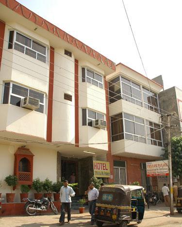 Hotel Capital O 84122 Trilok Palace Jaipur