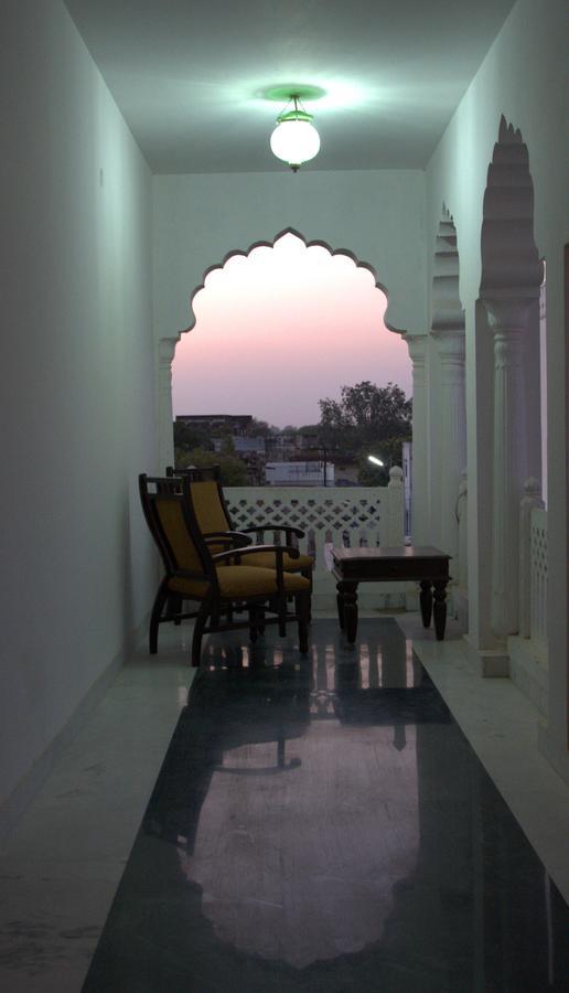 Sirsi Haveli 3*