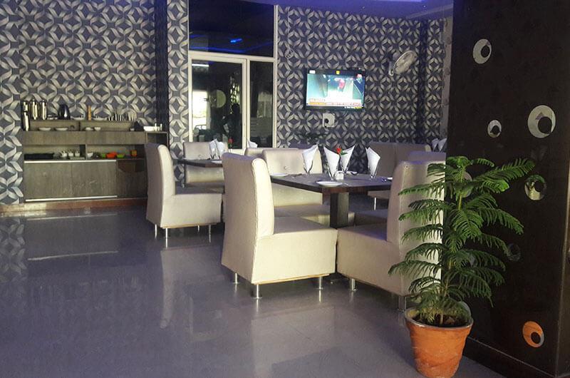 Dev Palace 3*