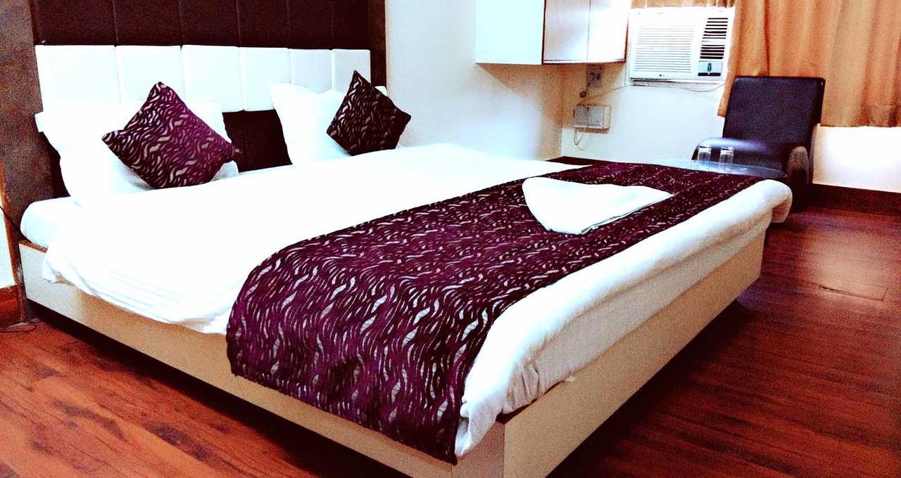 Ishwar Hotel