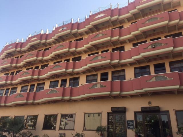 Hotel Glitz