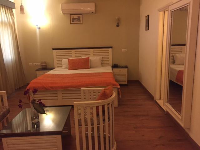 Glitz Hotel 3*