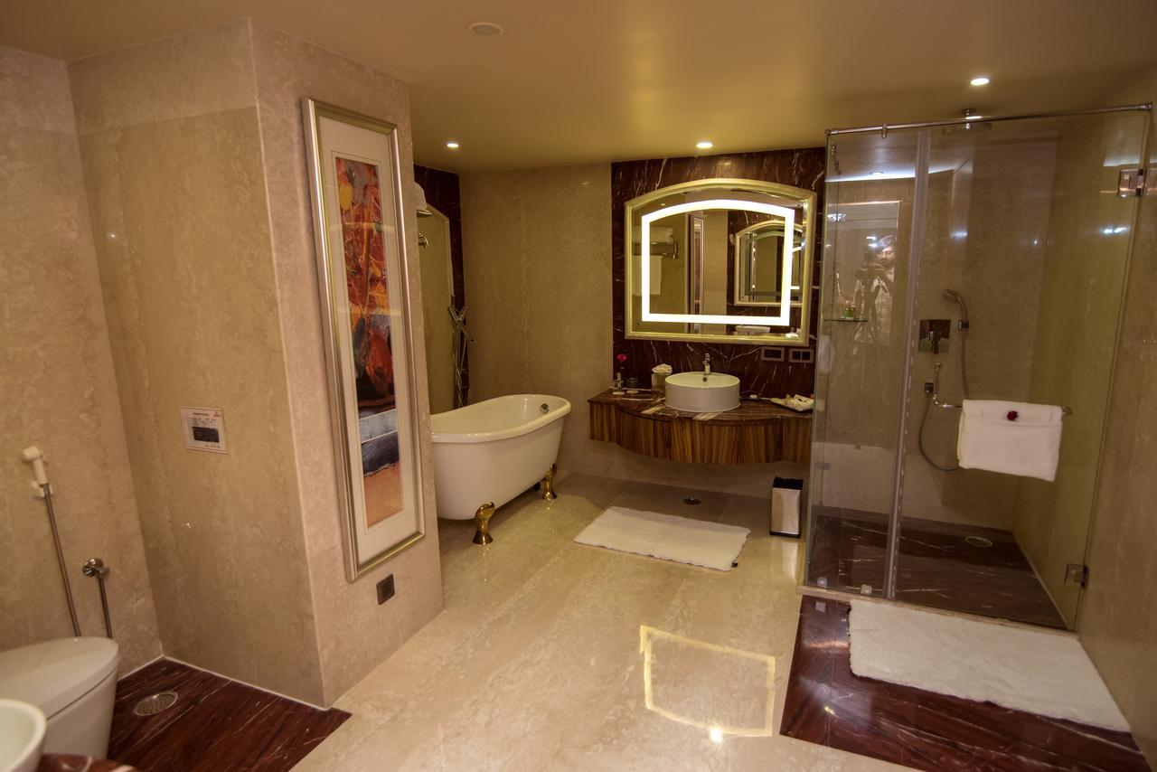 Hotel Shakun And