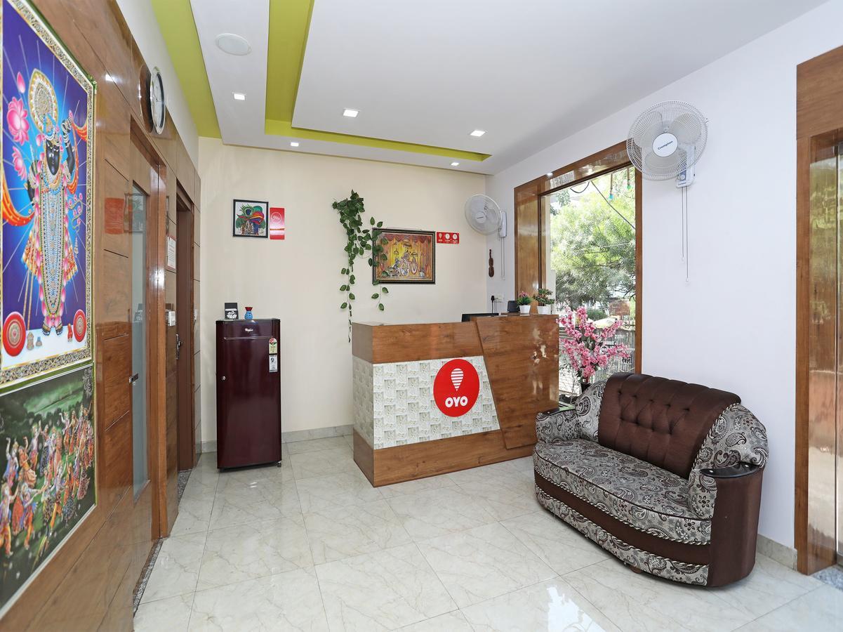 Oyo 10228 Chandramouli 3*