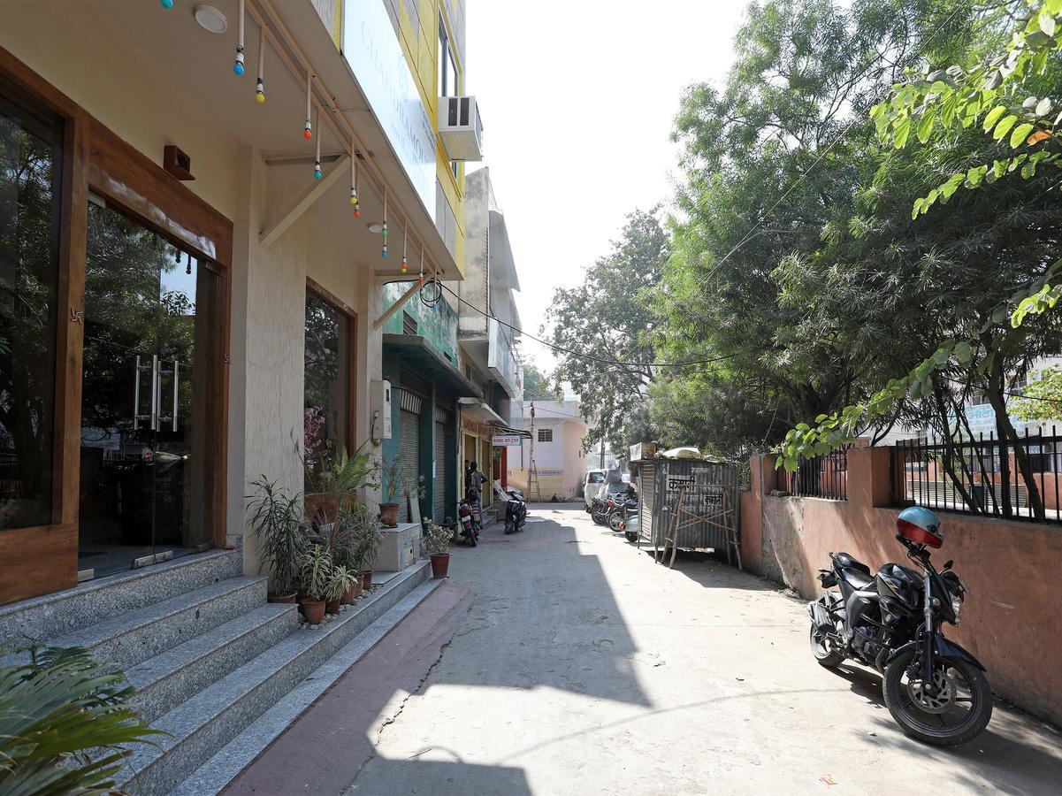 Oyo 10228 Chandramouli Hotel