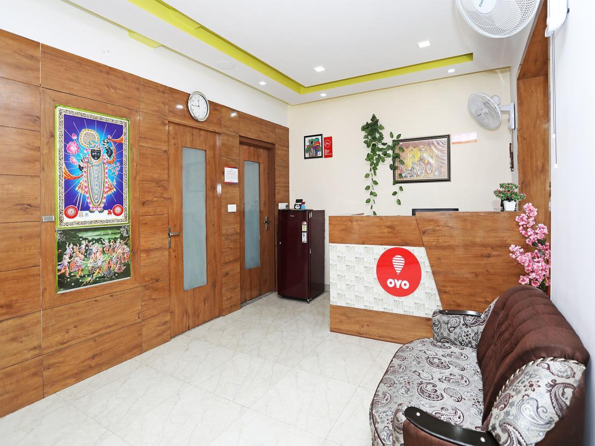 Oyo 10228 Chandramouli