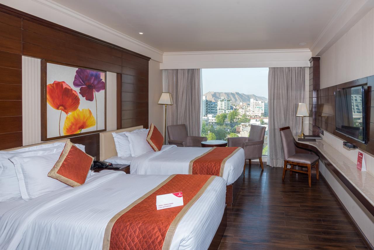 Shakun And 4* Jaipur