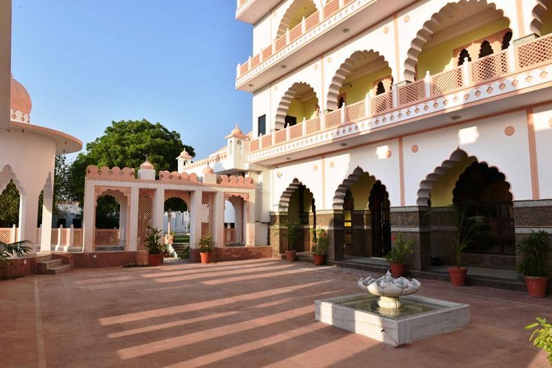 Resort Badhal Heritage *