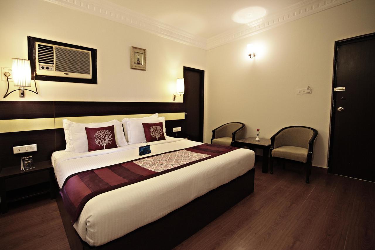 Oyo 1746 Rnb Select Hotel