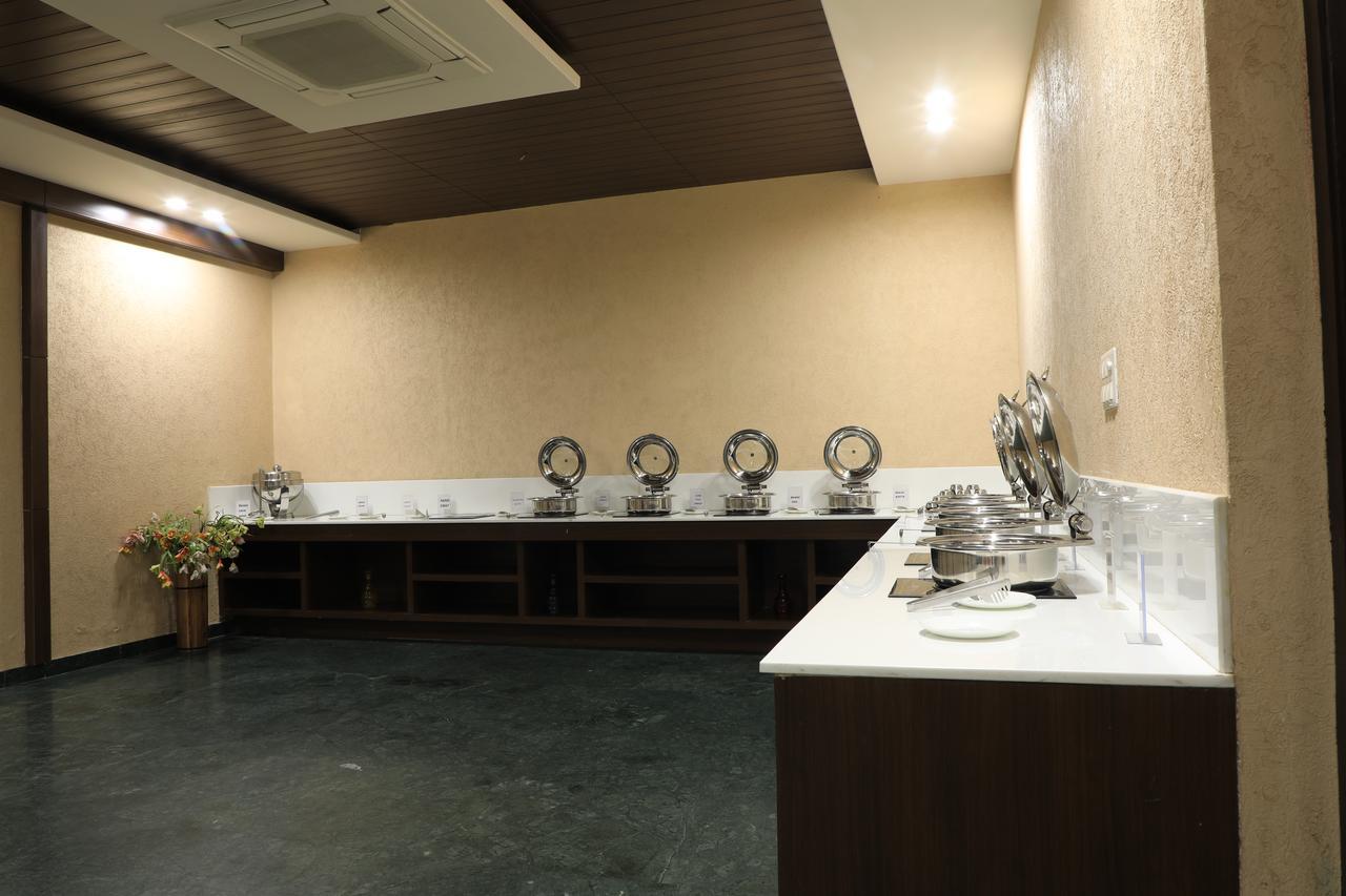 Raj Plaza 3*