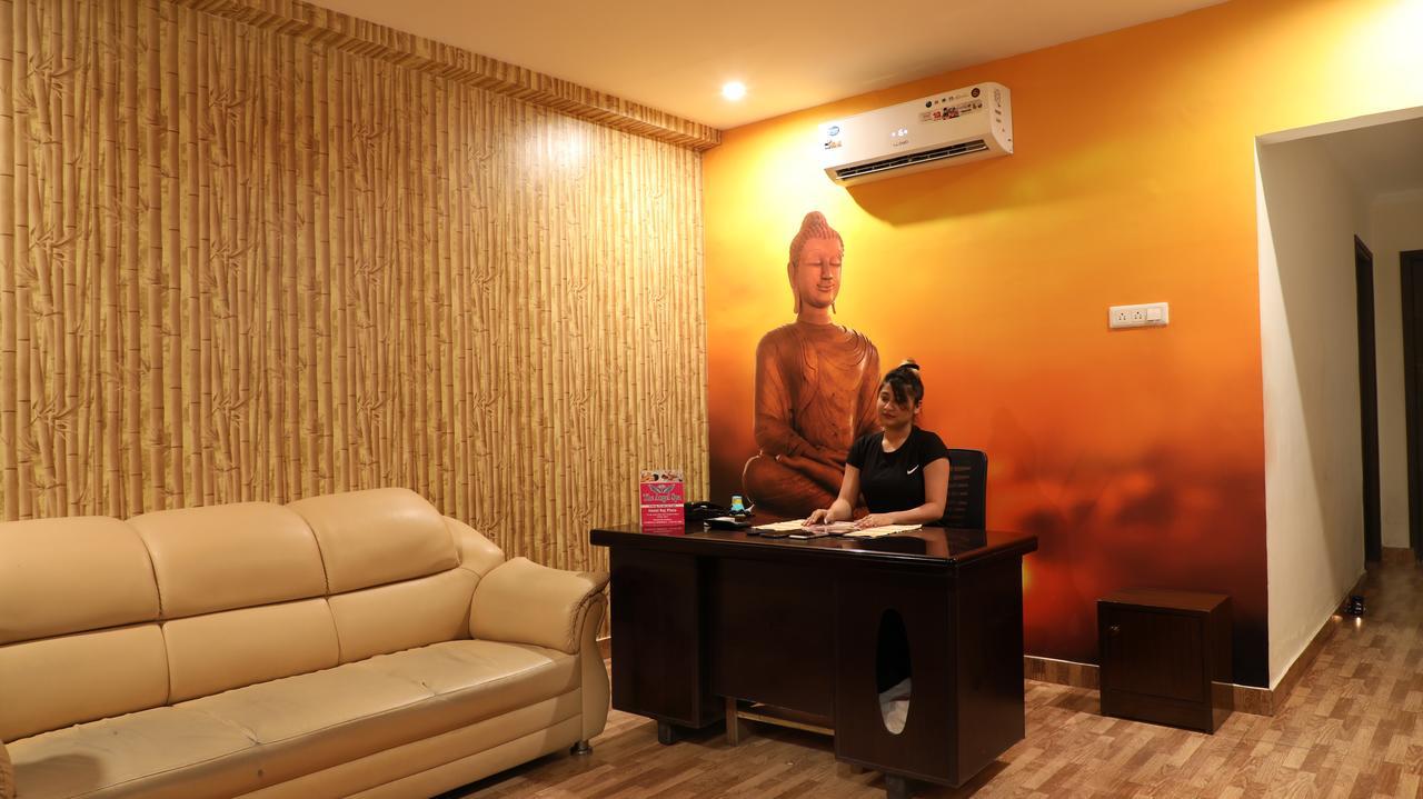 Raj Plaza Hotel 3*