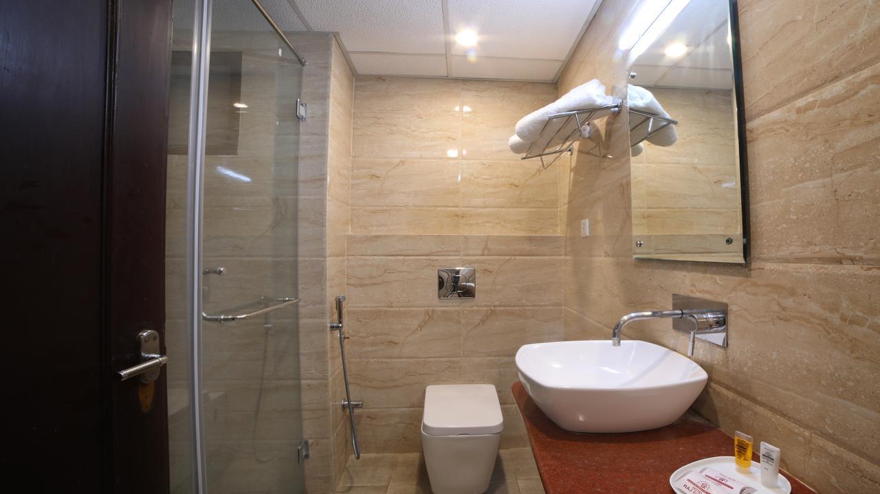 Raj Plaza Hotel