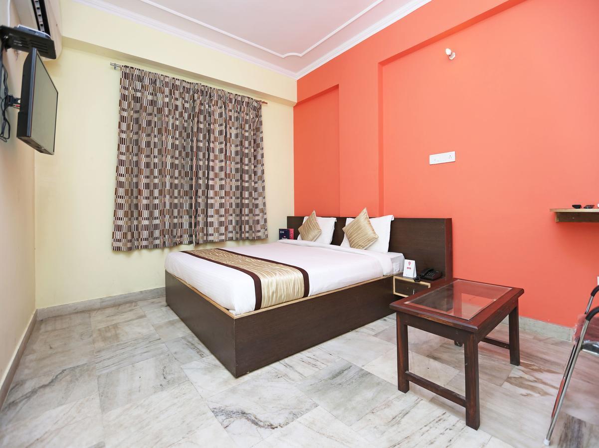 Oyo 7599 Ks Pride Hotel 3*