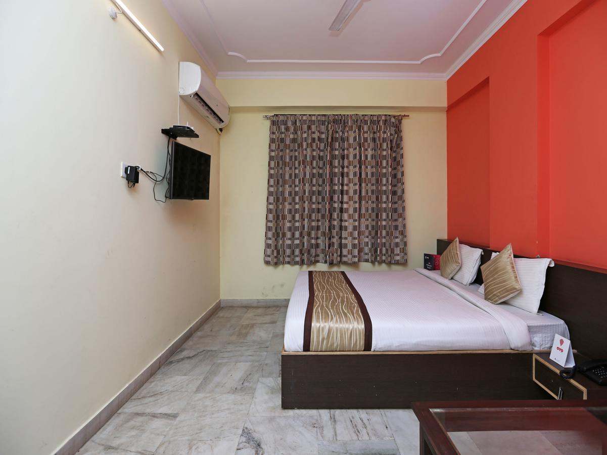 Hotel Oyo 7599 Ks Pride 3*